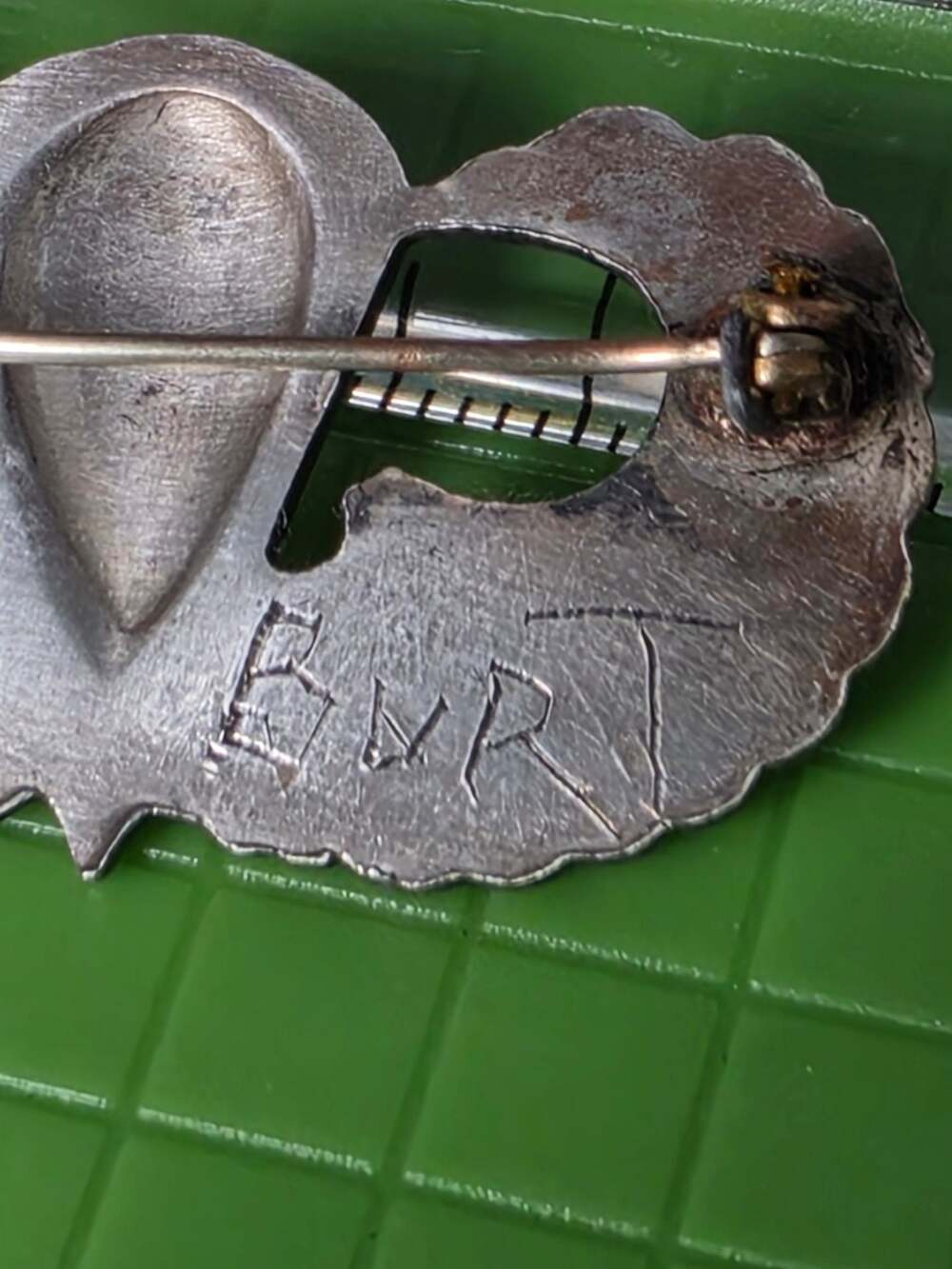WWII US Army Basic Parachutist Jump Wings Sterling Silver Pin - Picture 3 of 4